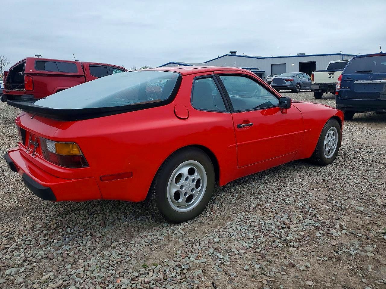 1987 PORSCHE 944