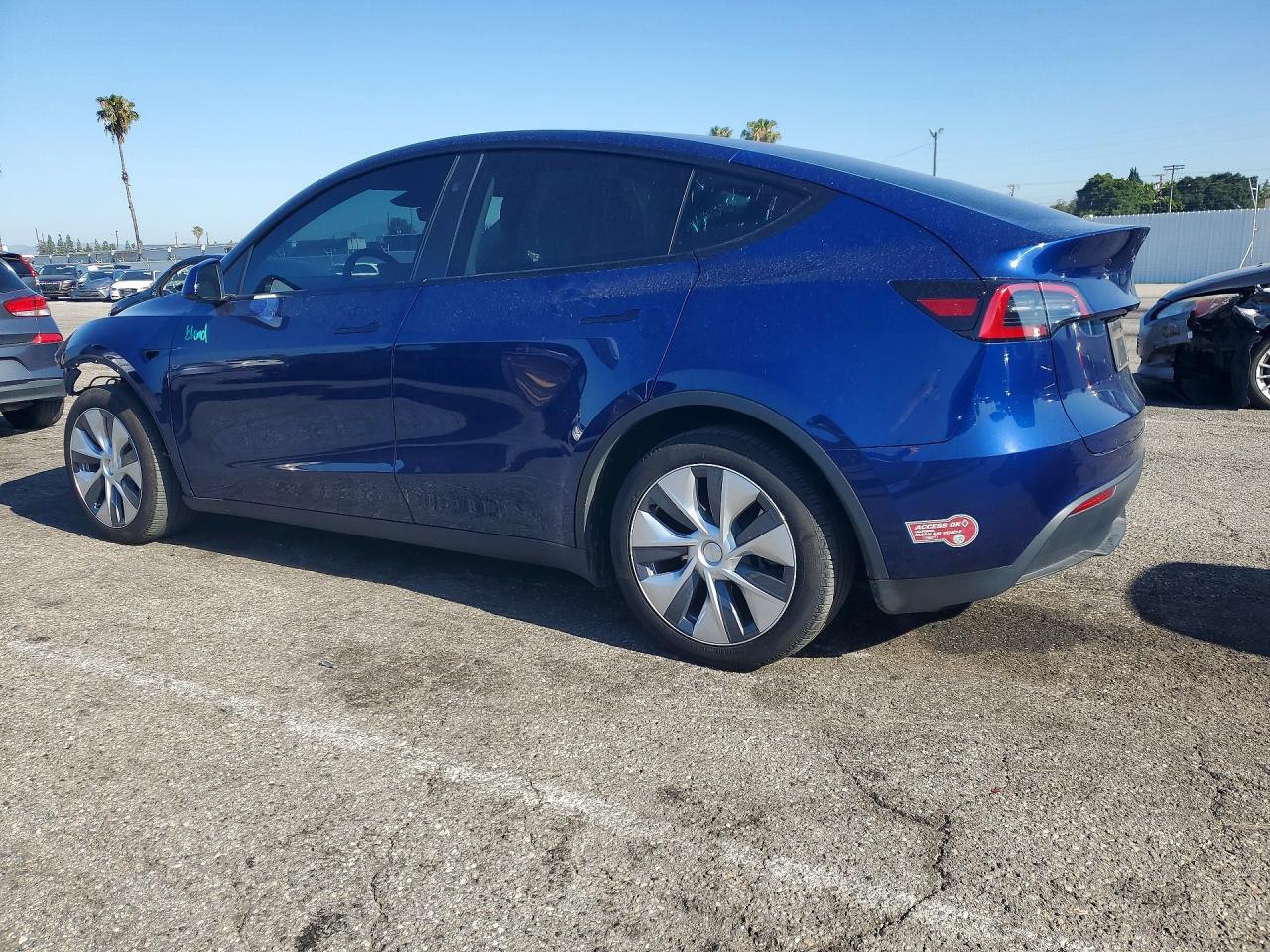 2024 TESLA MODEL Y