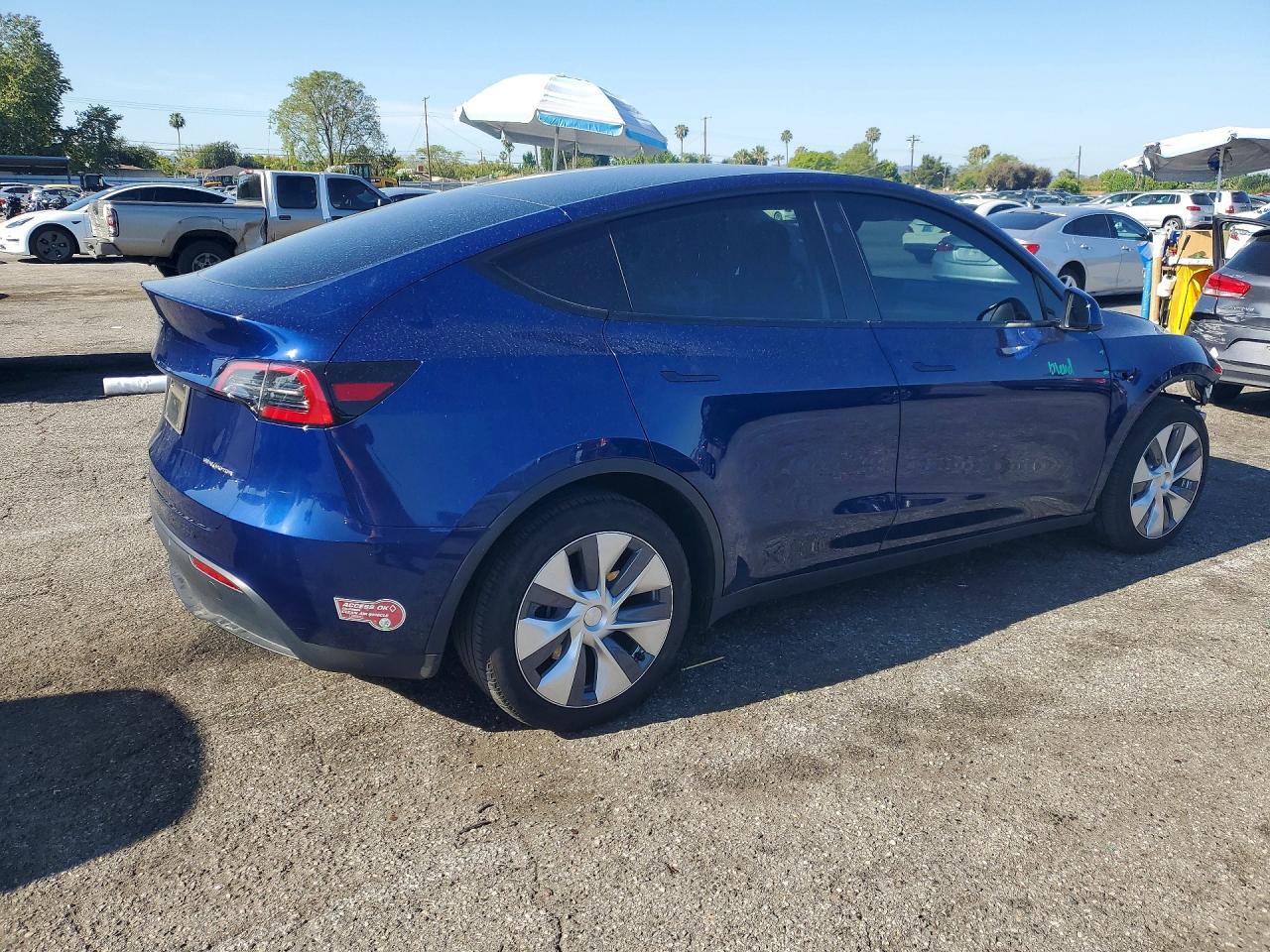 2024 TESLA MODEL Y