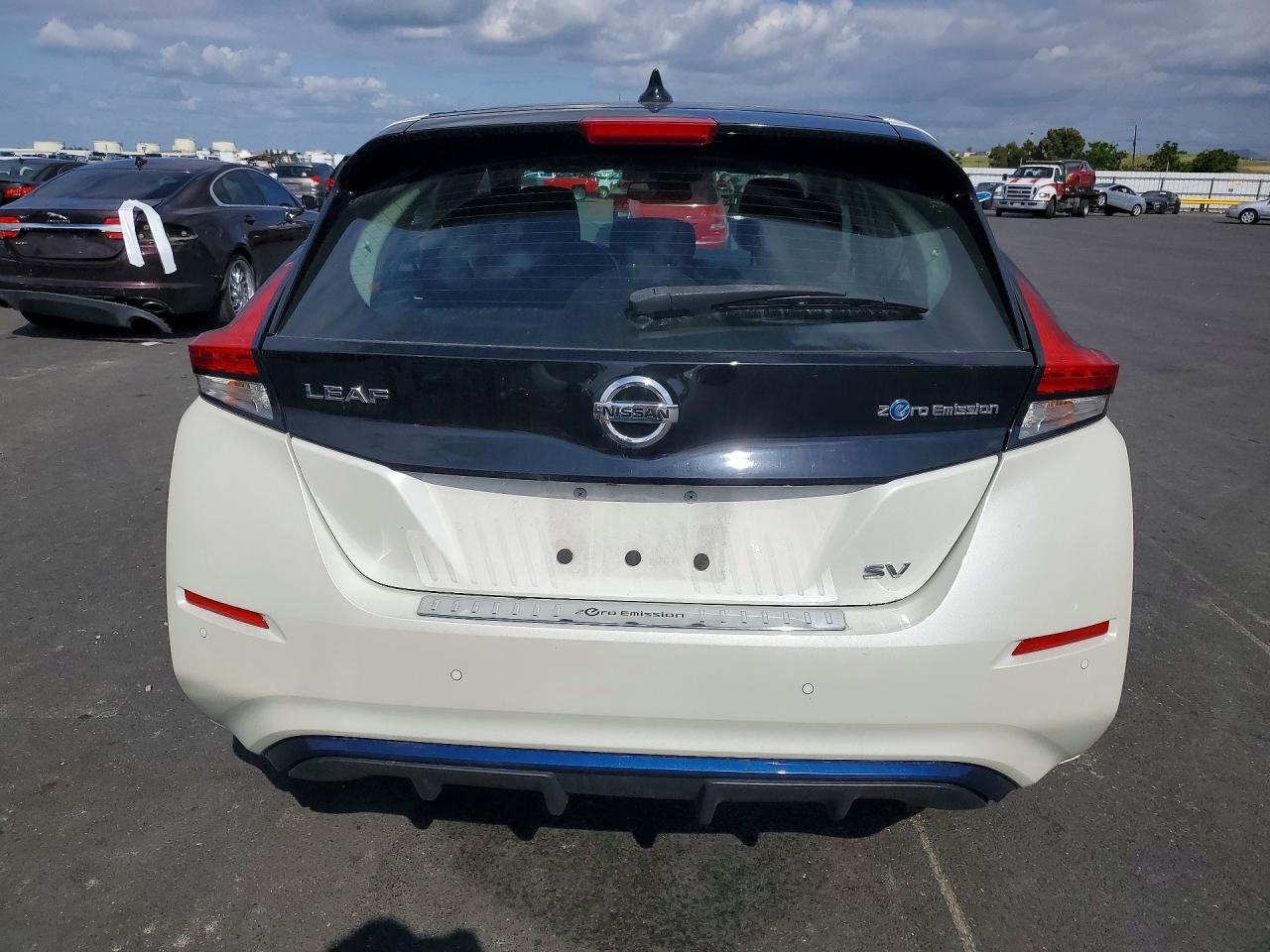 2020 NISSAN LEAF