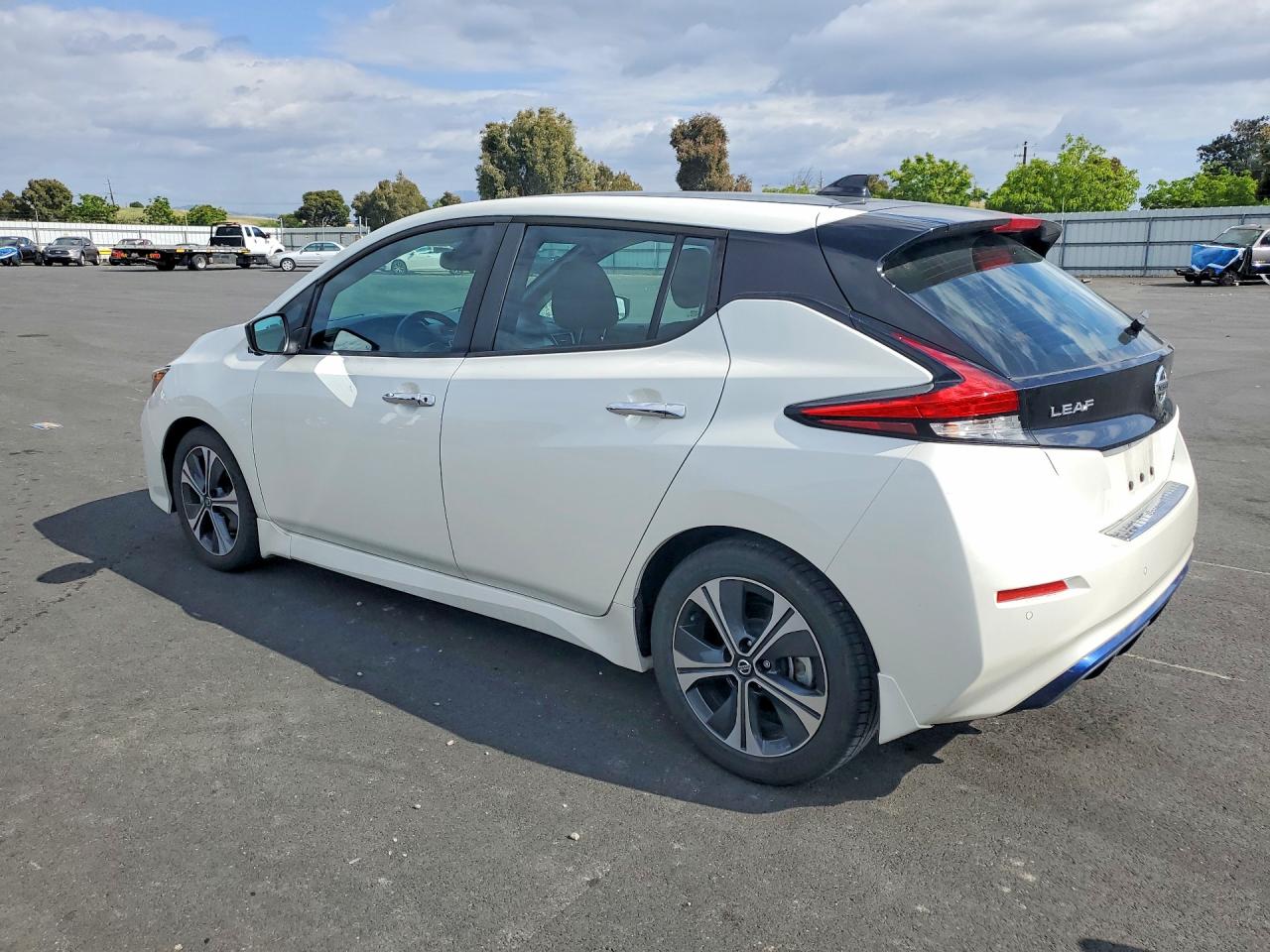 2020 NISSAN LEAF