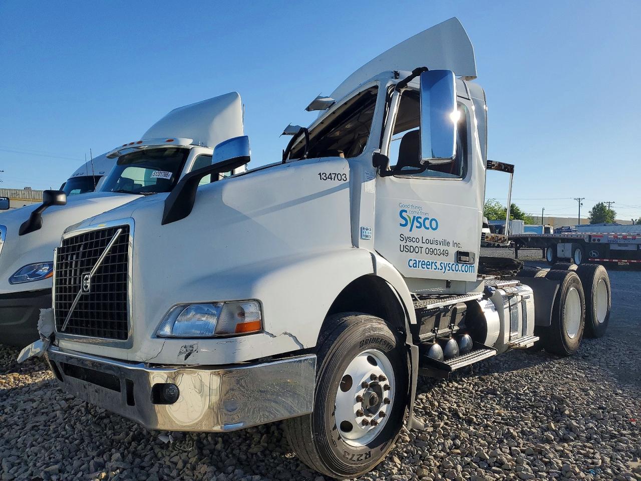 2016 VOLVO VNM