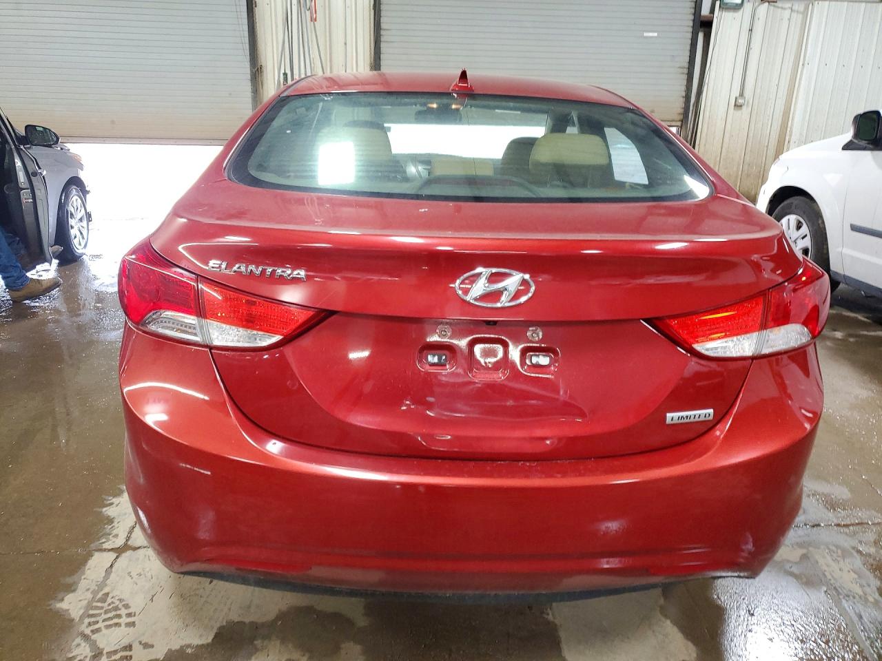 2012 HYUNDAI ELANTRA