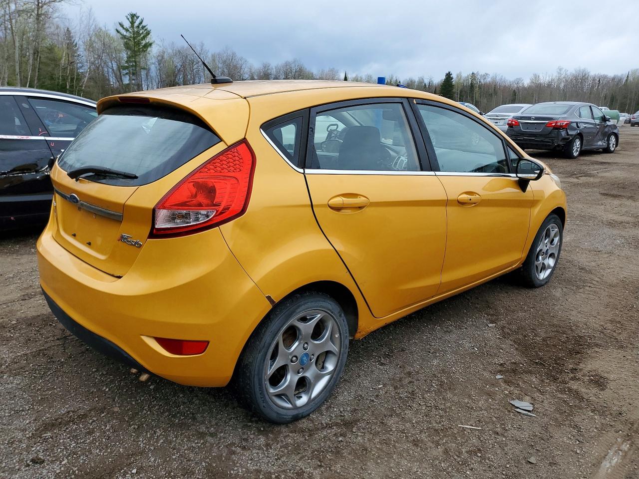 2011 FORD FIESTA