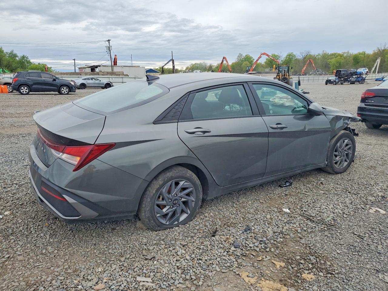 2024 HYUNDAI ELANTRA