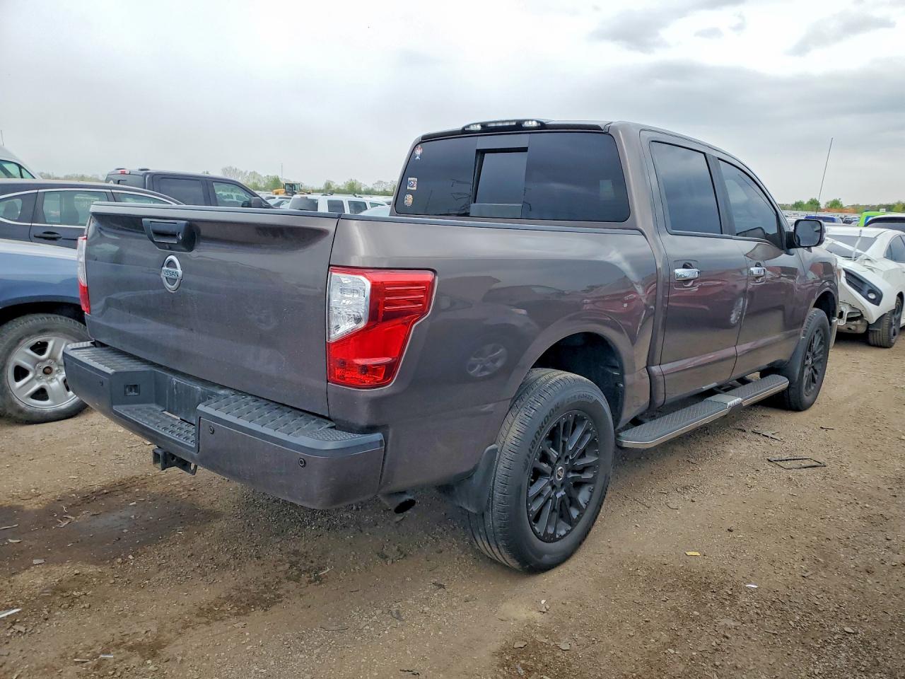 2018 NISSAN TITAN