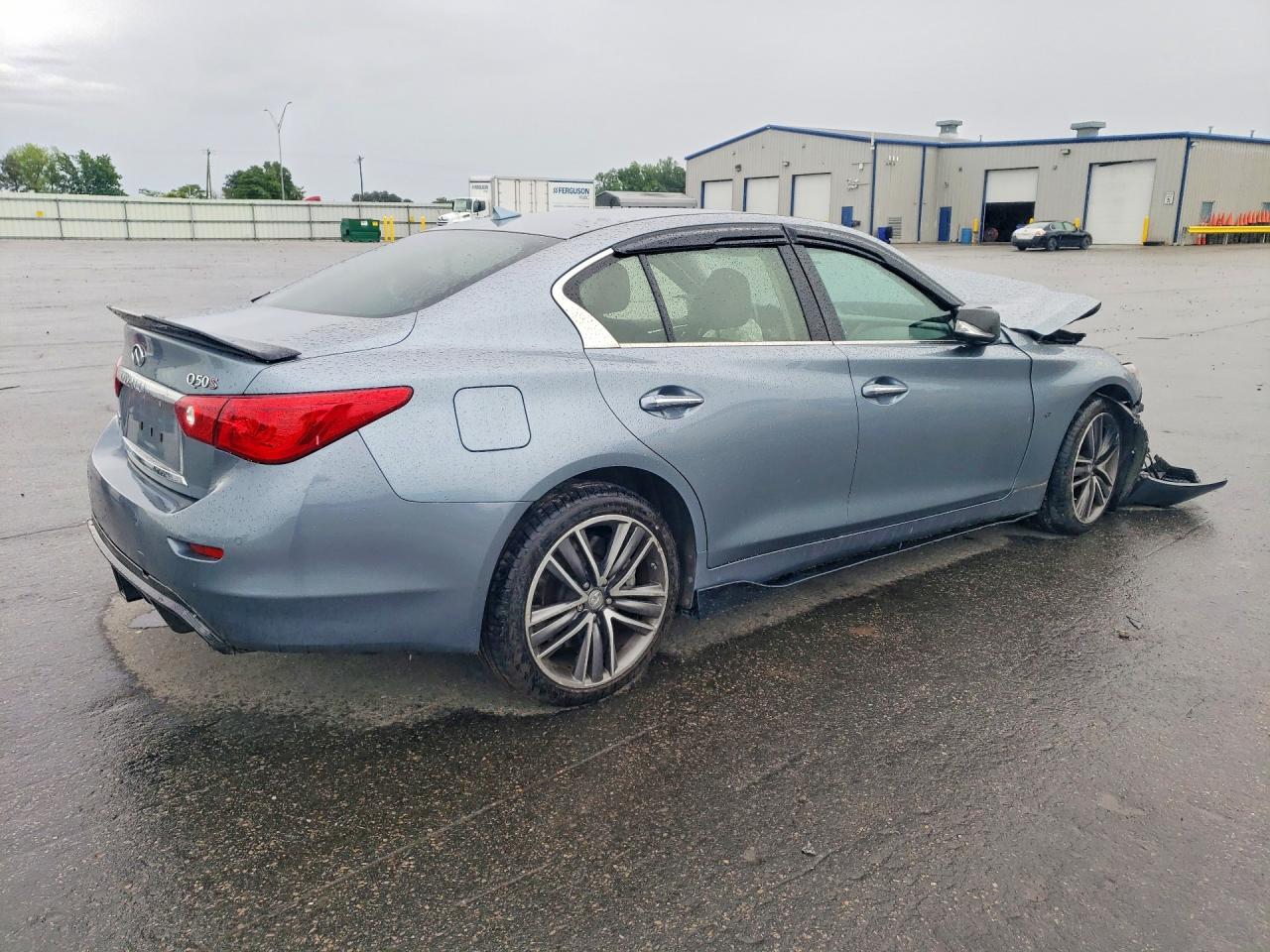 2015 INFINITI Q50