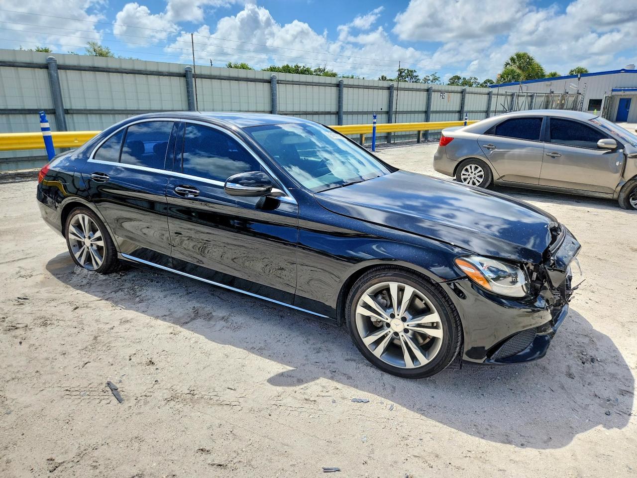 2015 MERCEDES-BENZ C-CLASS