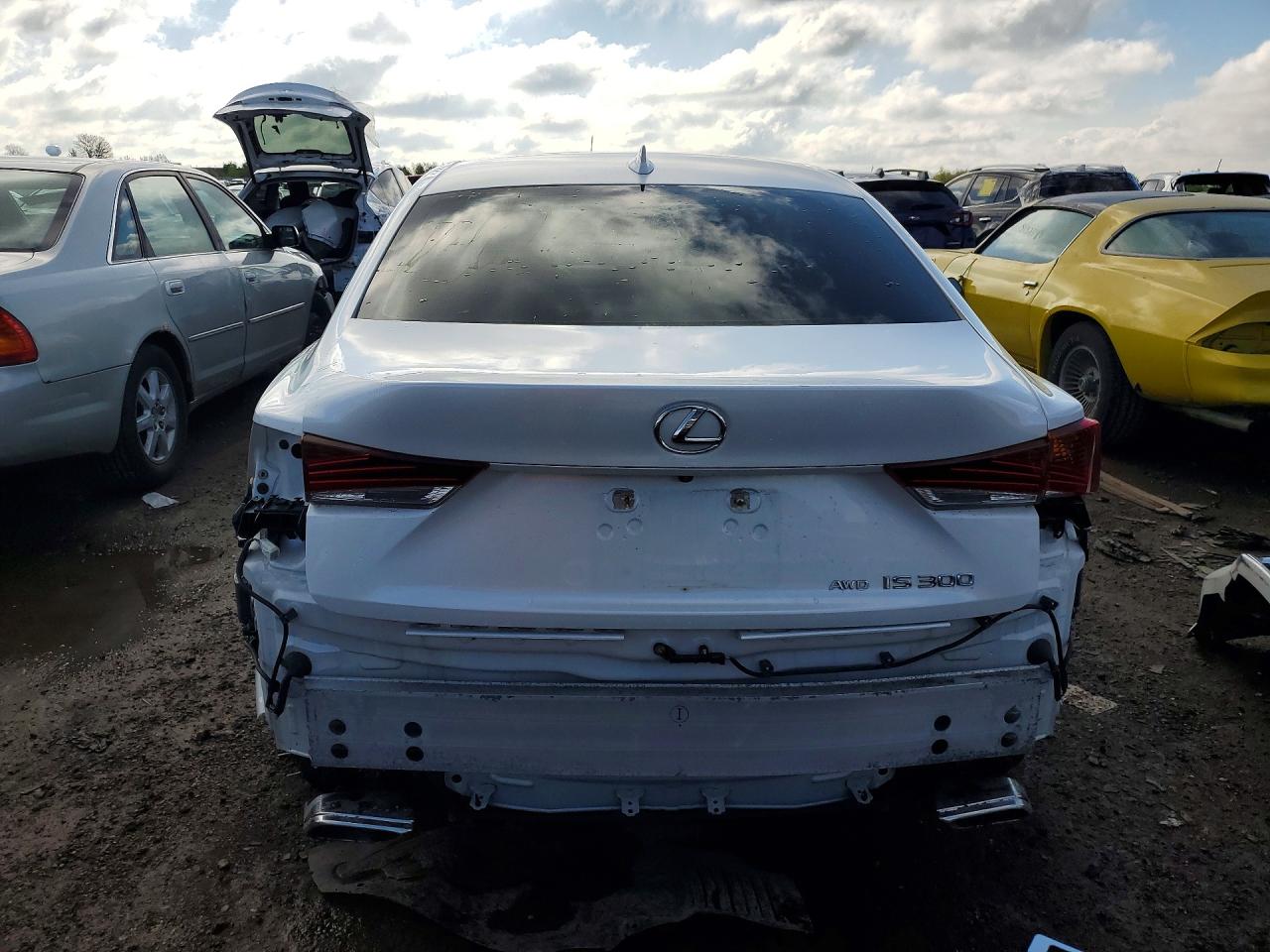 2018 LEXUS IS