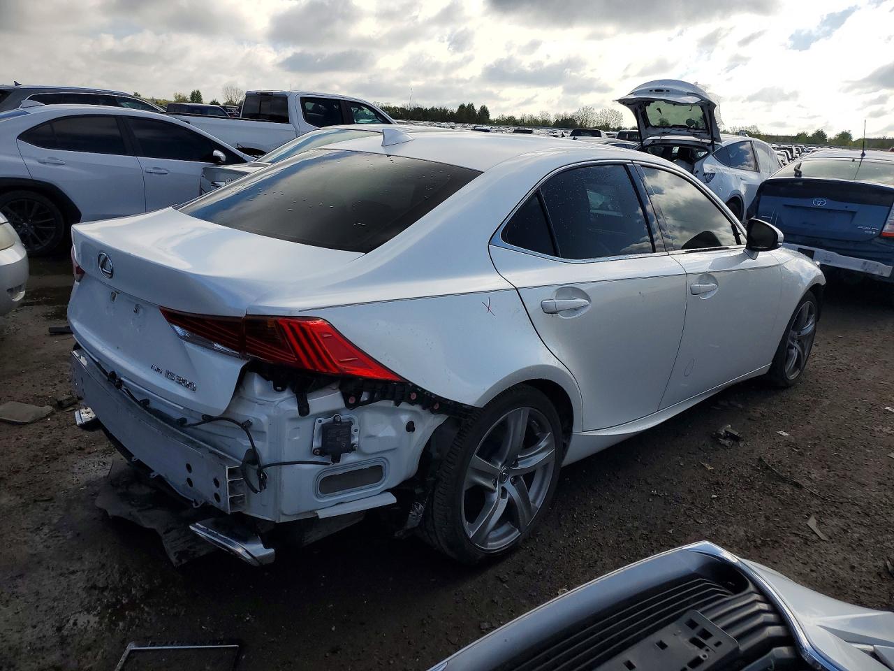 2018 LEXUS IS