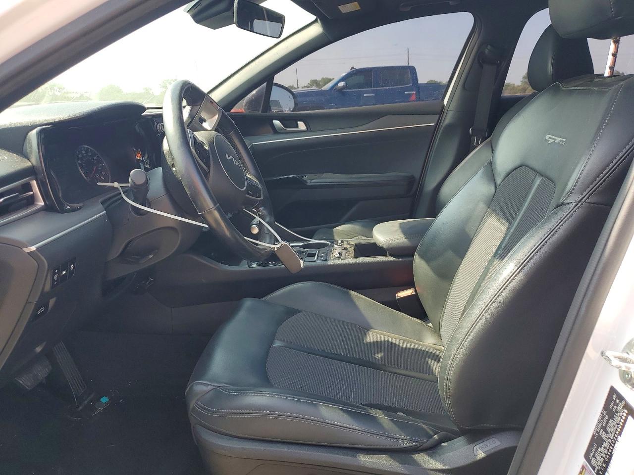 2022 KIA K5