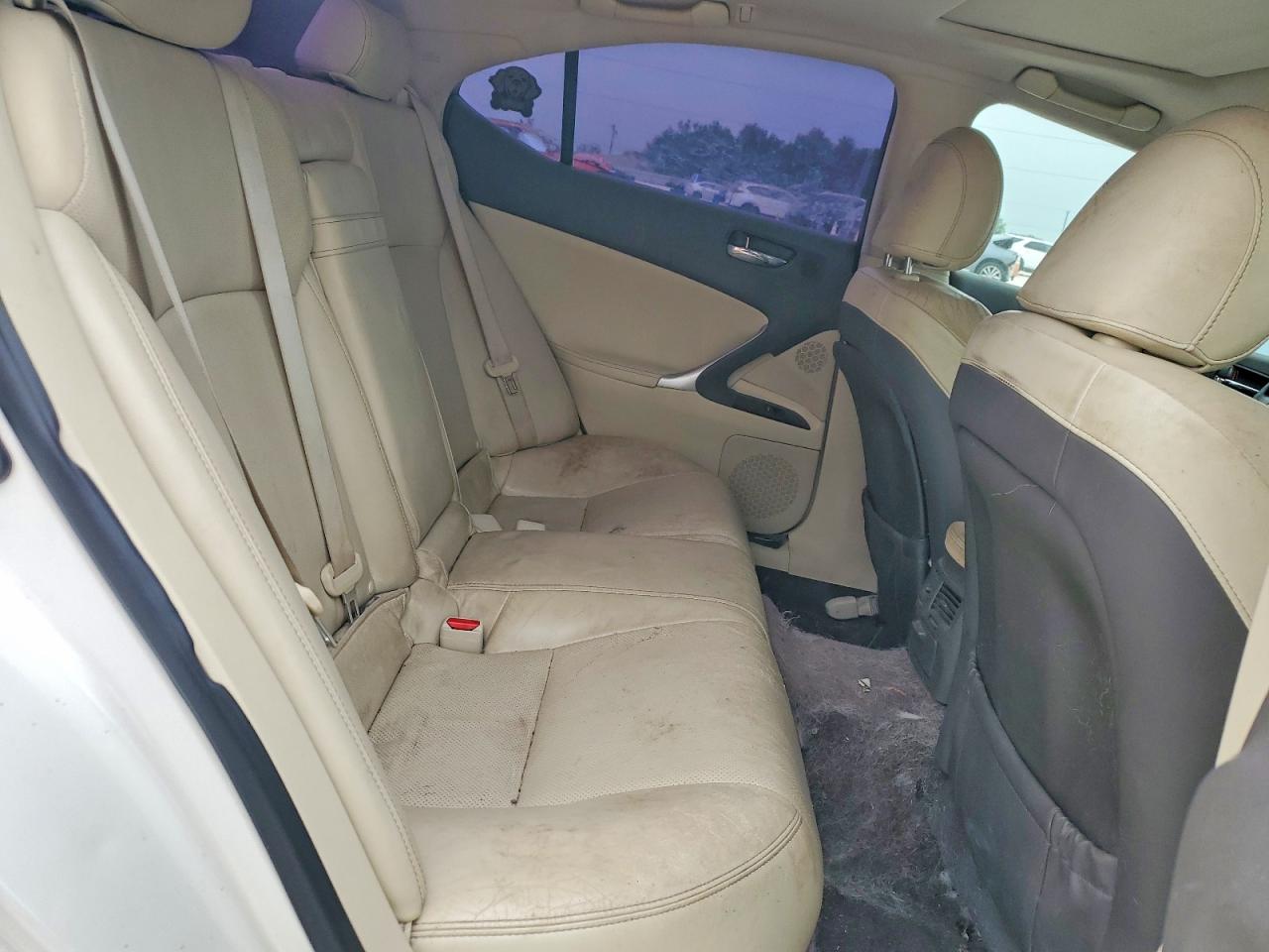 2011 LEXUS IS