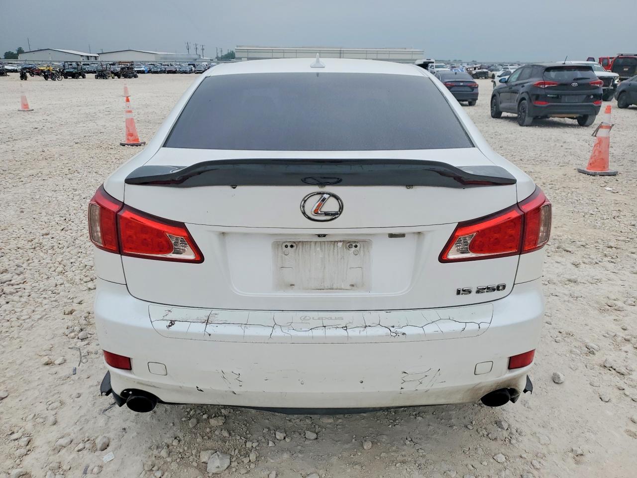 2011 LEXUS IS