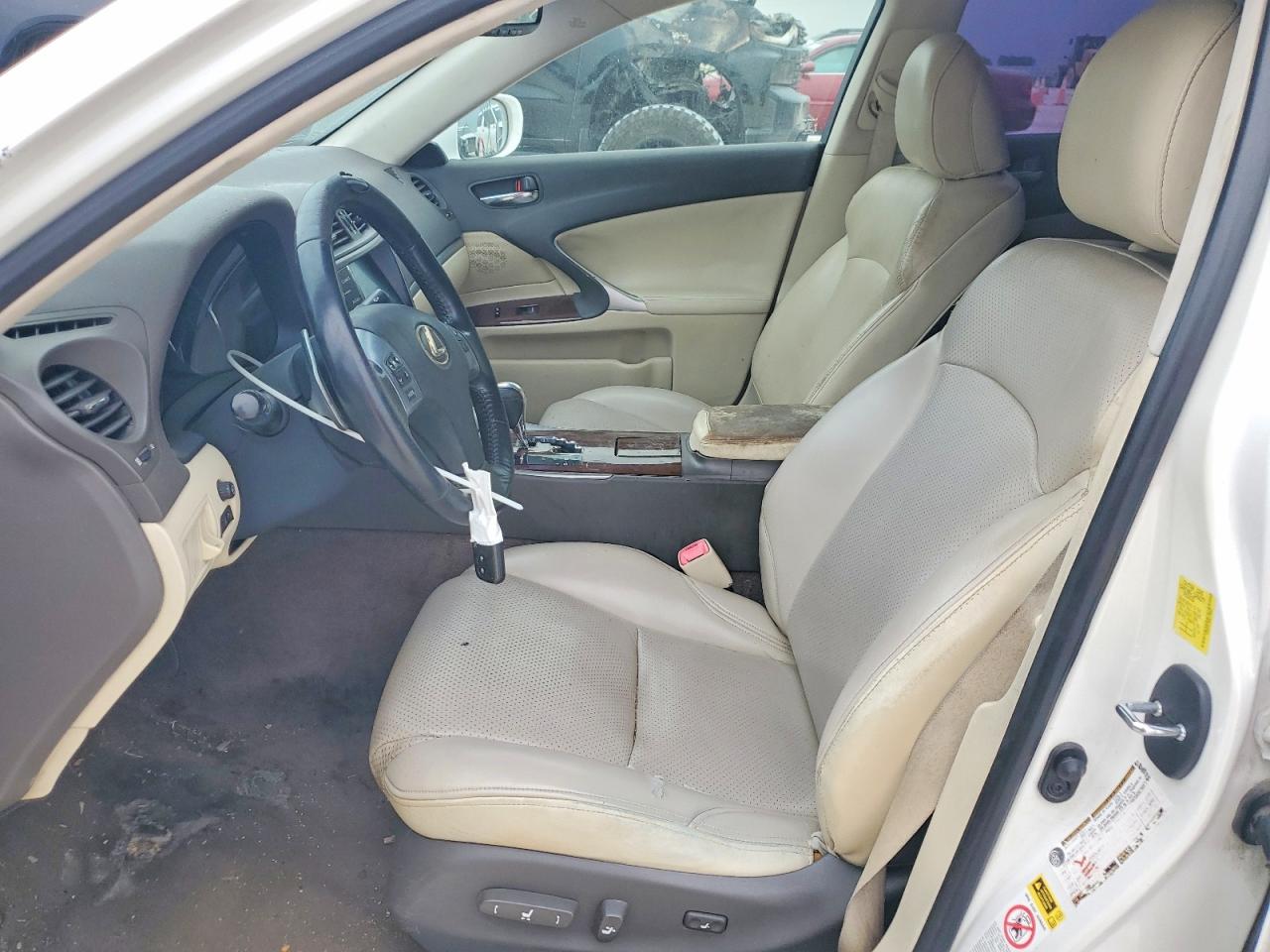 2011 LEXUS IS