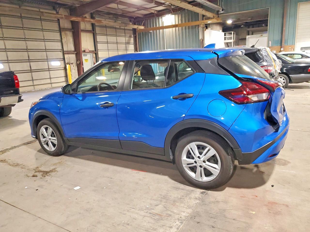 2024 NISSAN KICKS