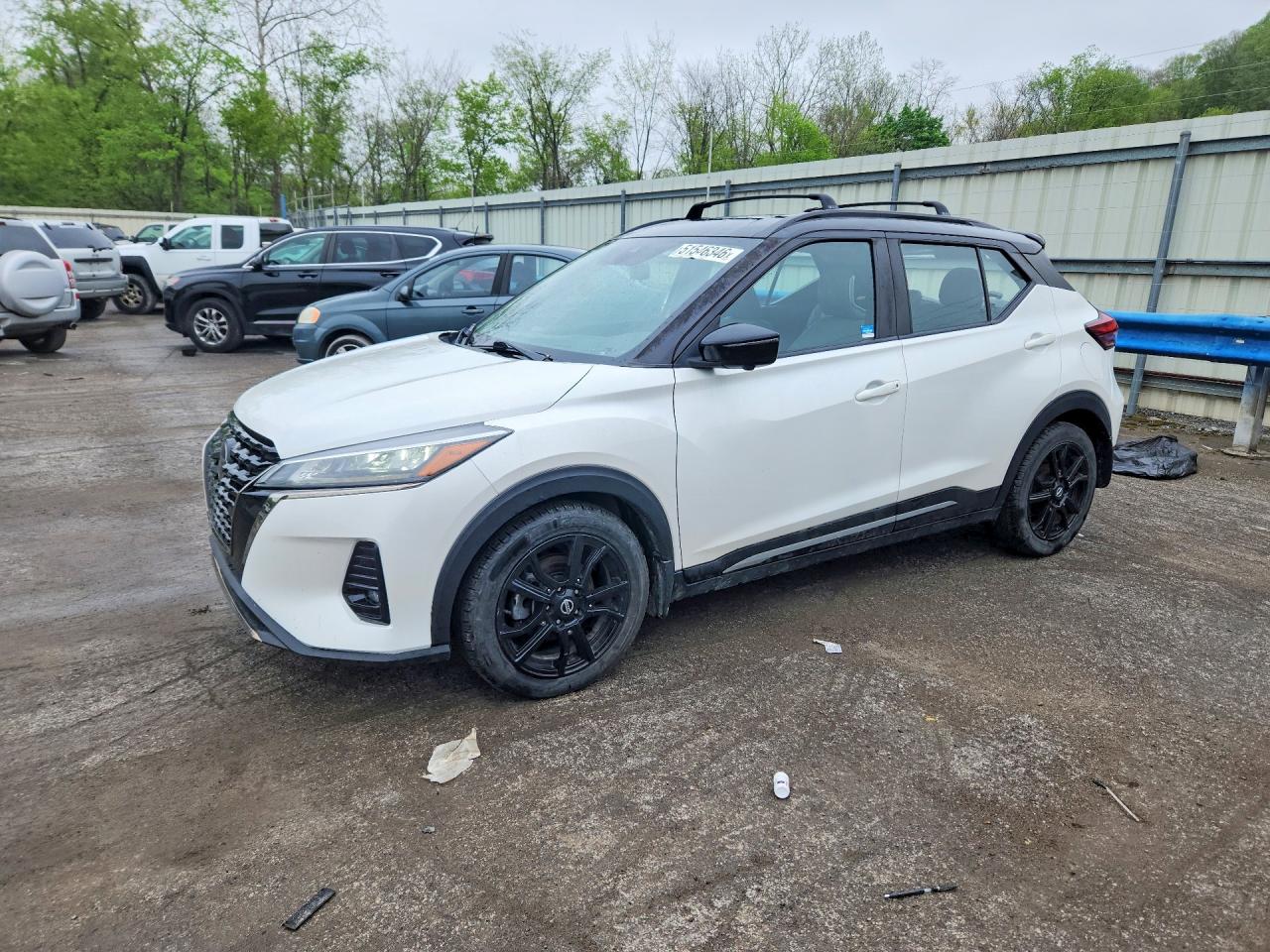 2021 NISSAN KICKS
