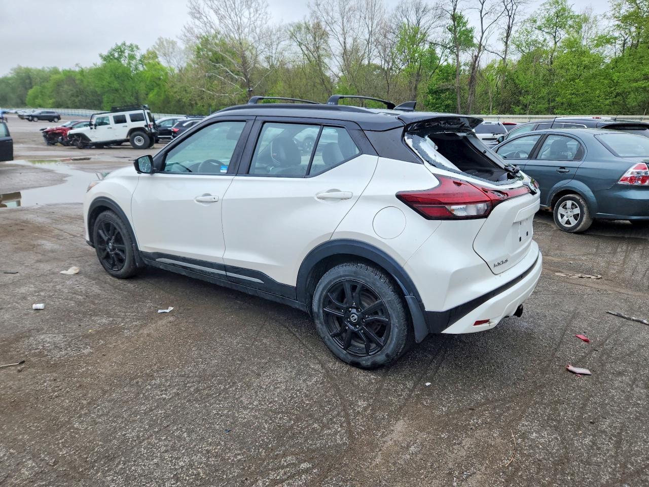 2021 NISSAN KICKS