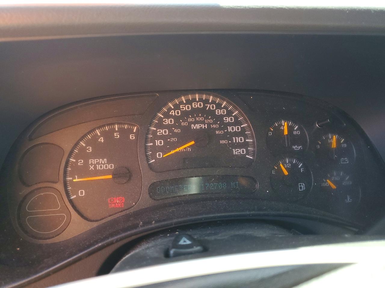 2004 CHEVROLET SUBURBAN