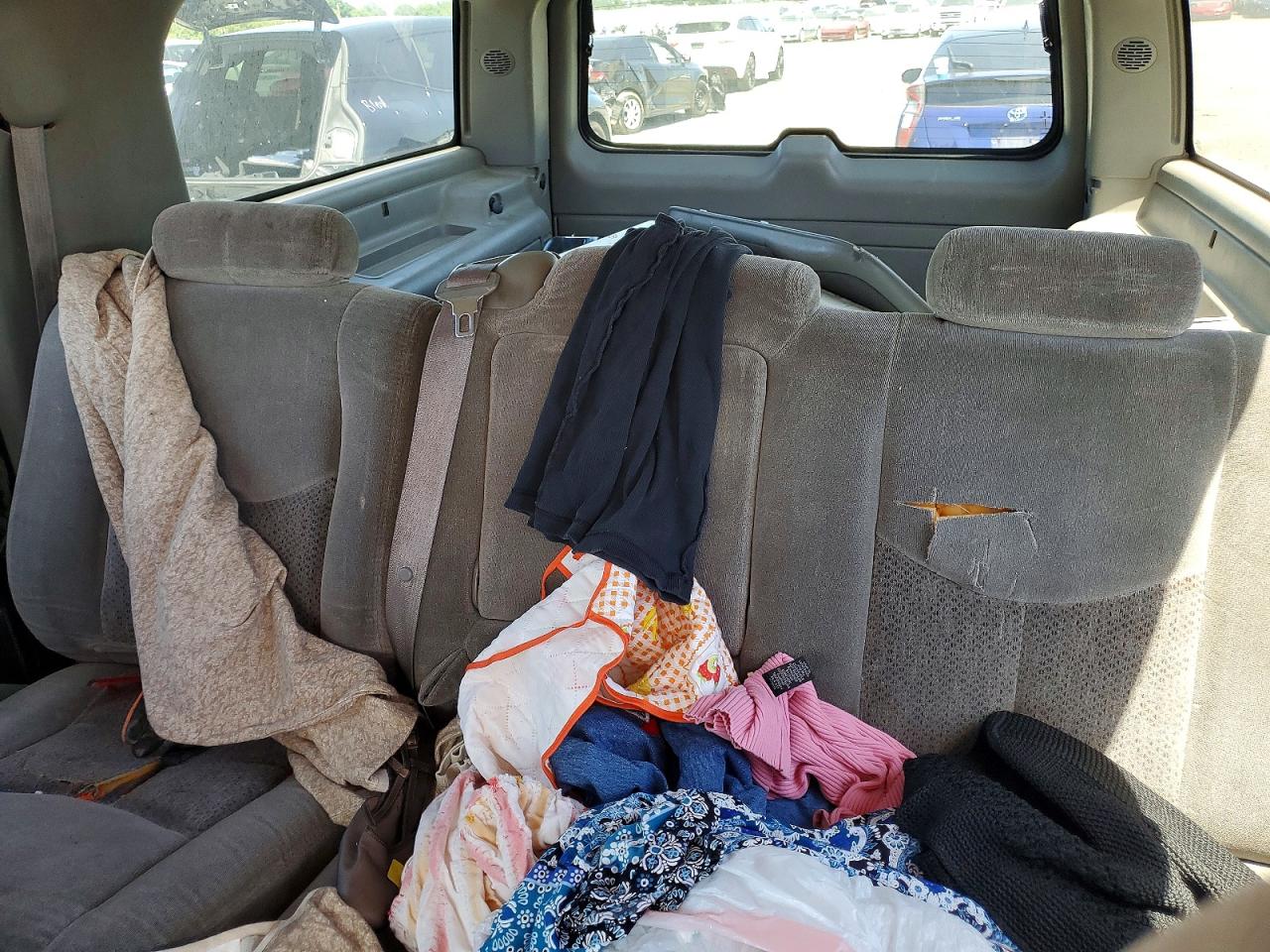 2004 CHEVROLET SUBURBAN
