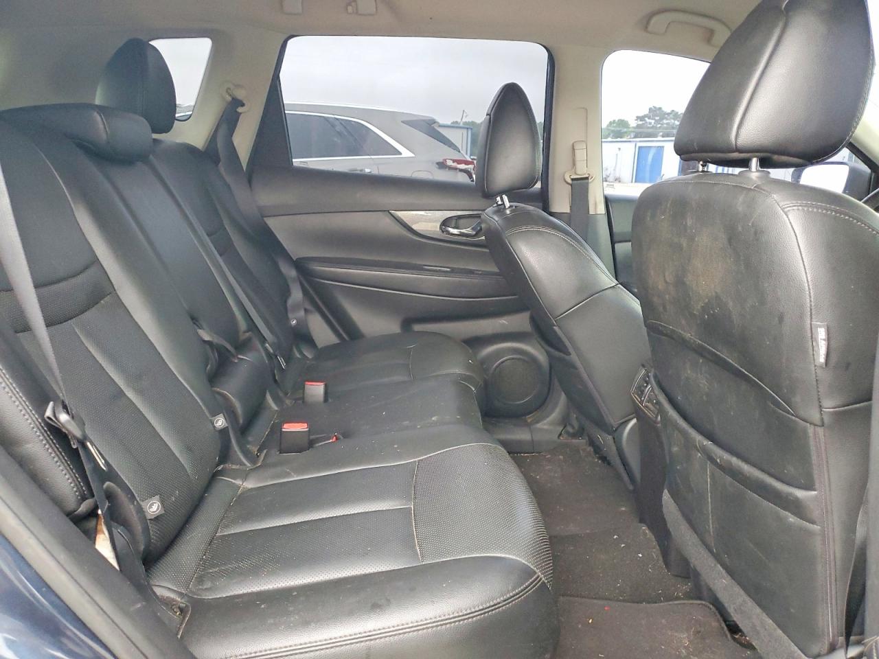 2016 NISSAN ROGUE
