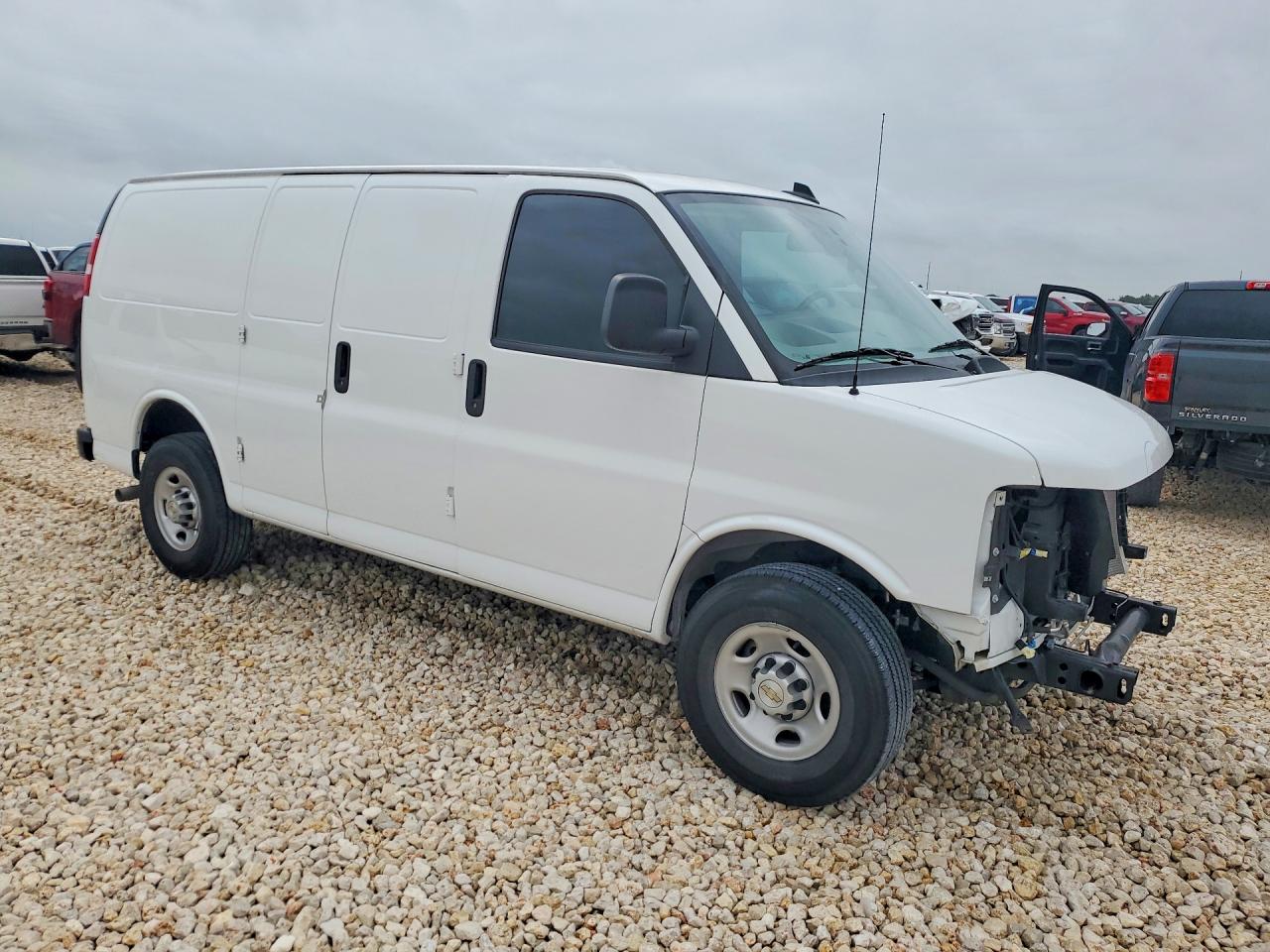 2024 CHEVROLET EXPRESS