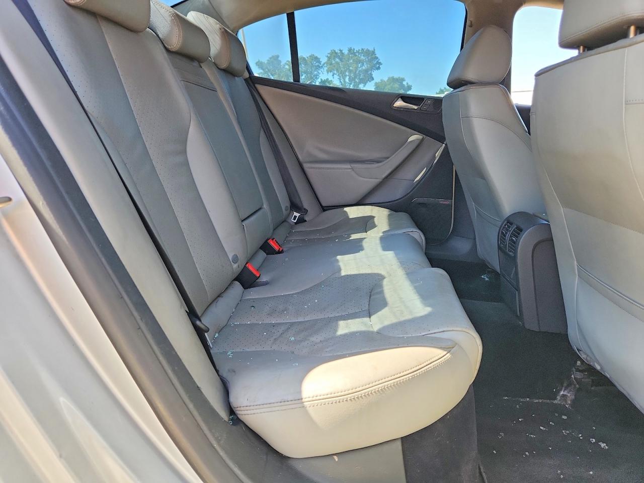 2006 VOLKSWAGEN PASSAT