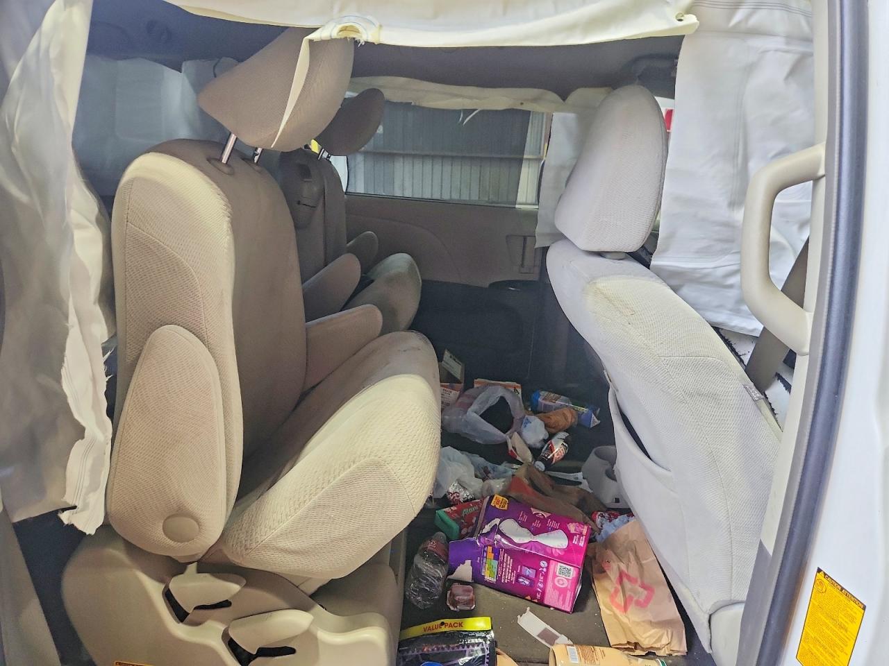 2012 TOYOTA SIENNA