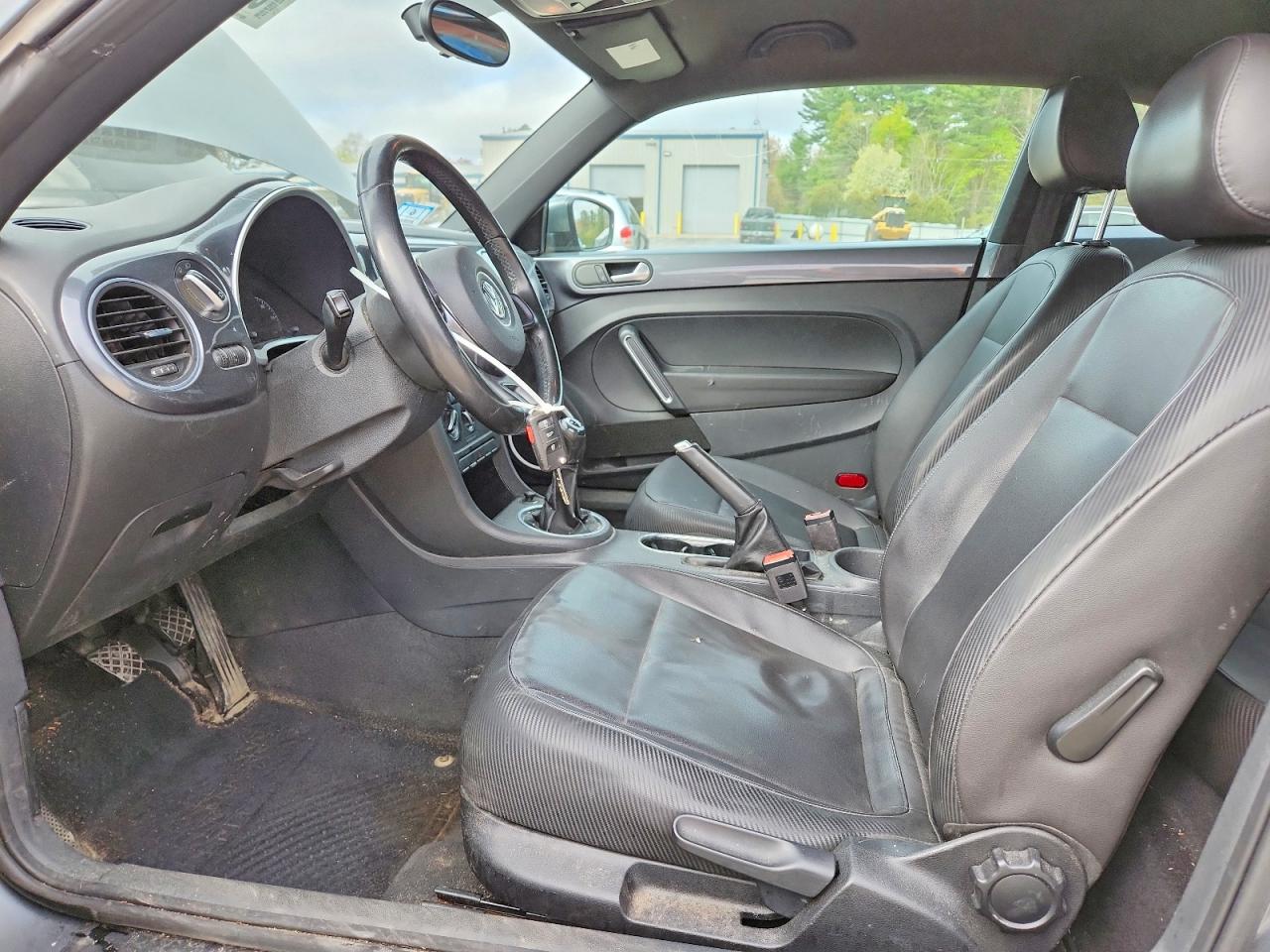 2012 VOLKSWAGEN BEETLE