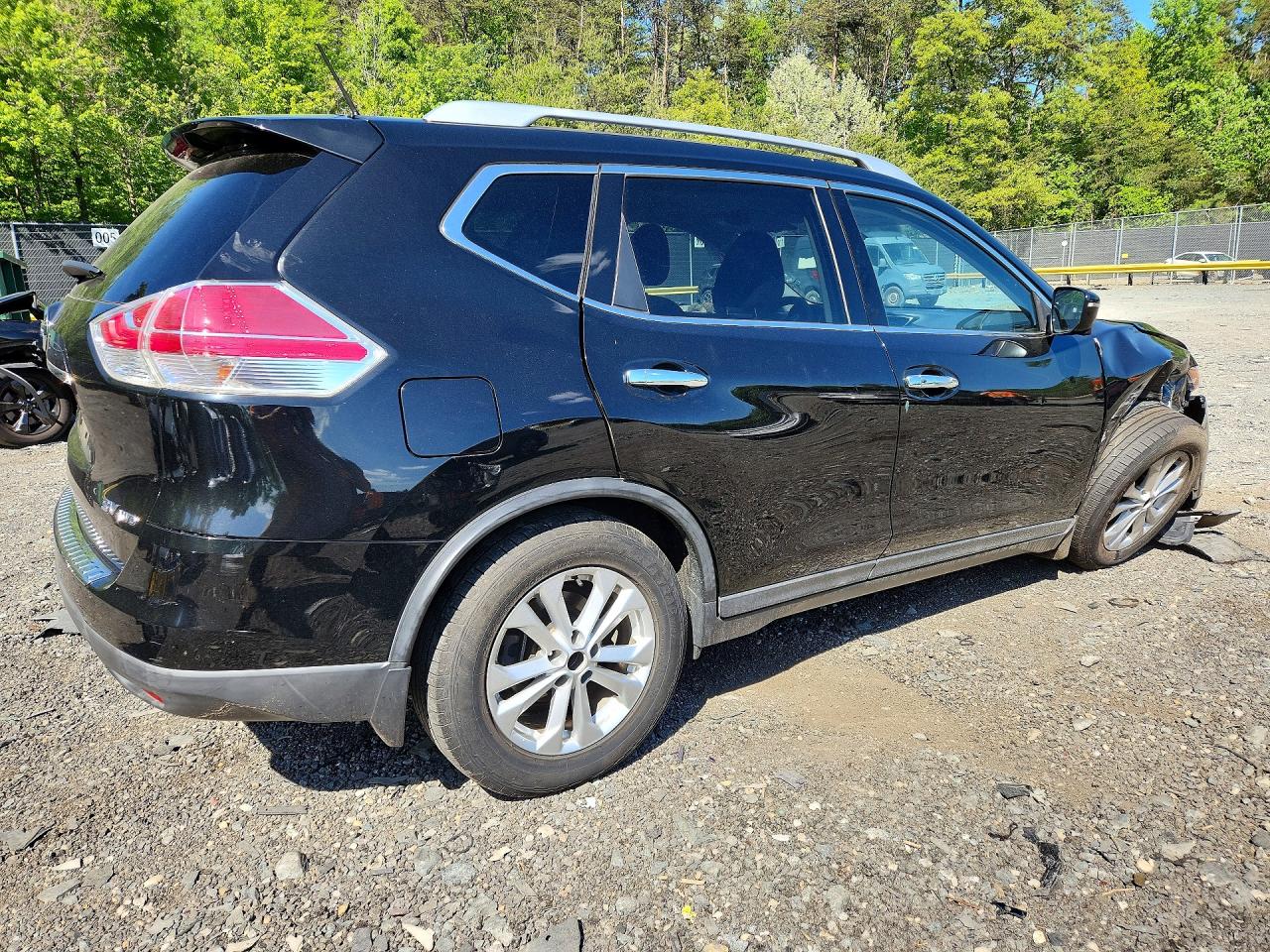 2016 NISSAN ROGUE