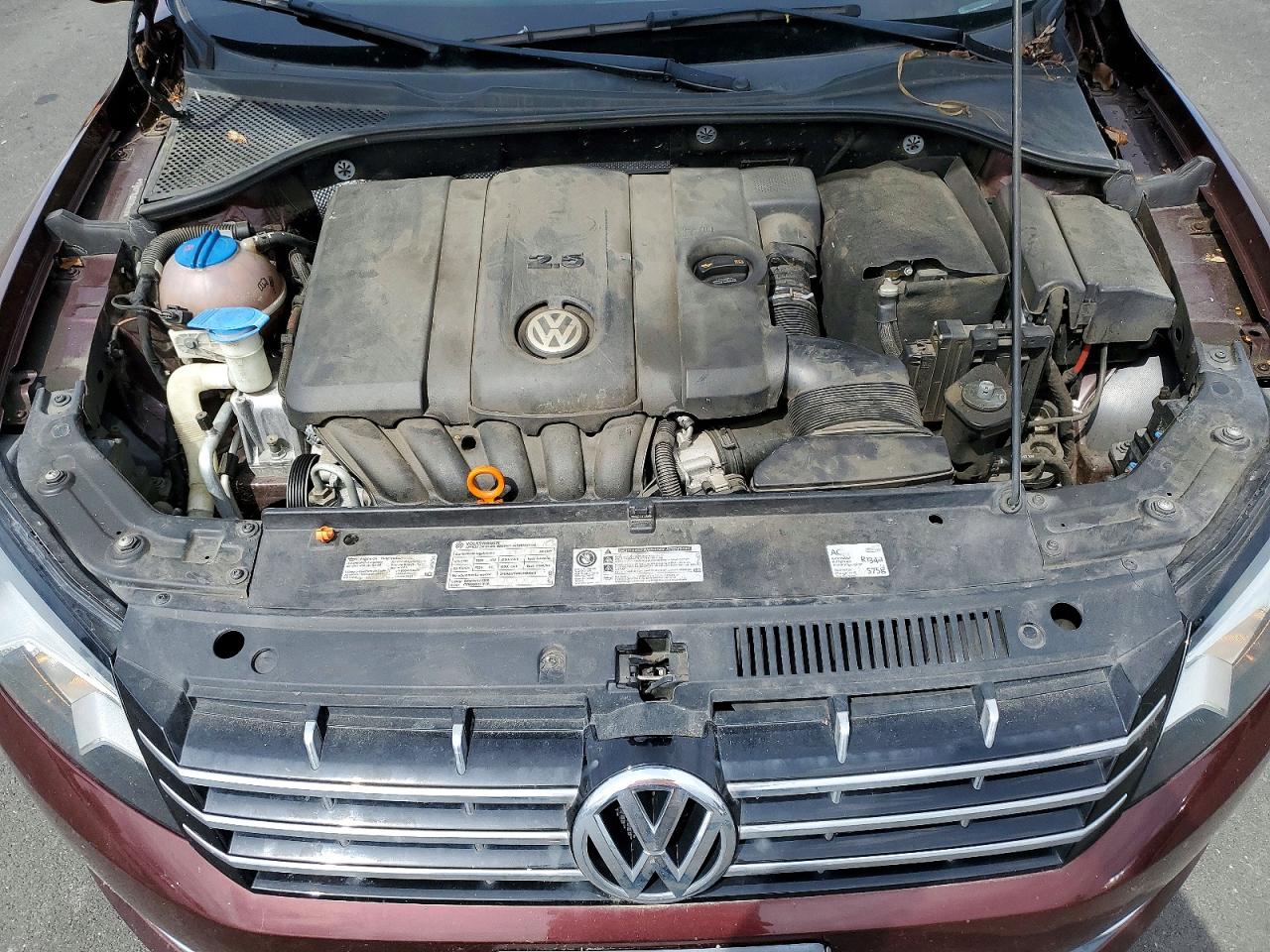 2012 VOLKSWAGEN PASSAT