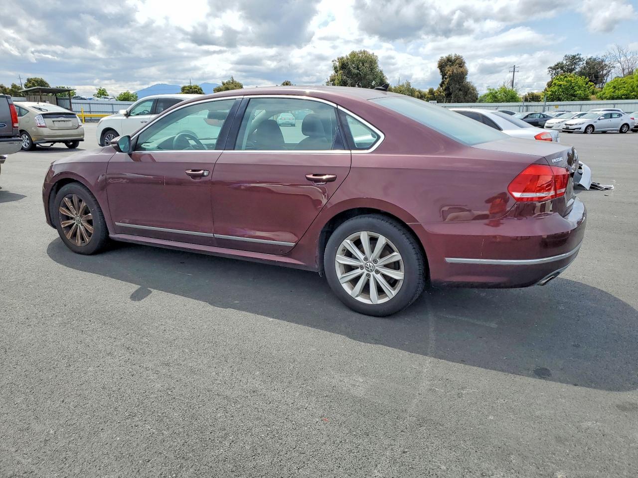 2012 VOLKSWAGEN PASSAT