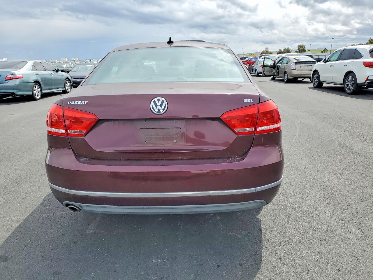 2012 VOLKSWAGEN PASSAT