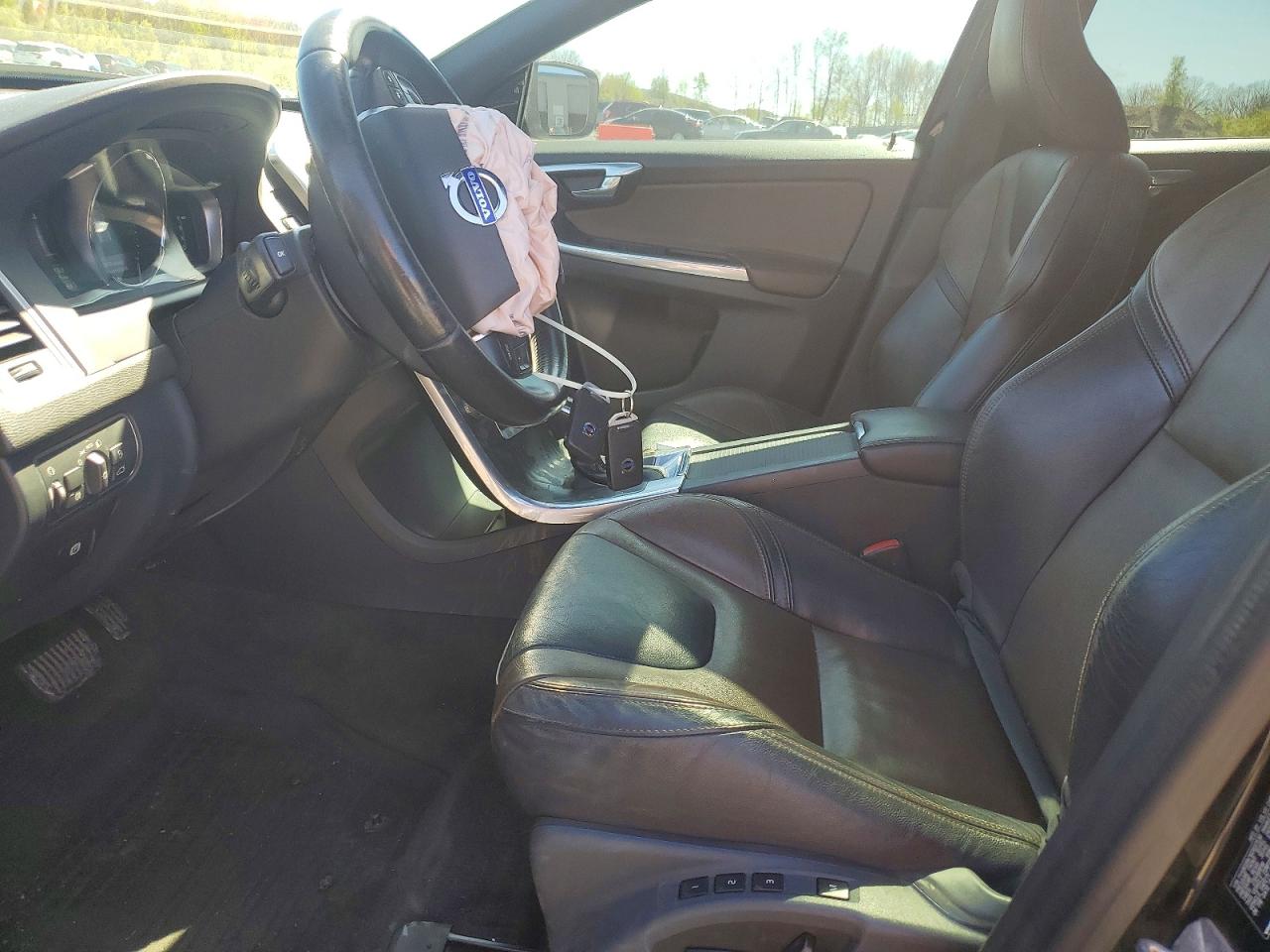 2016 VOLVO XC60