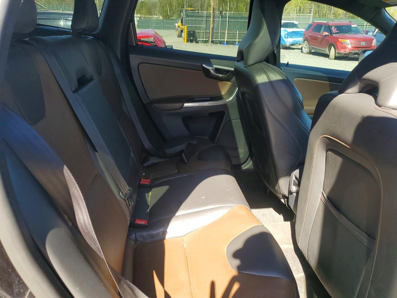 2016 VOLVO XC60