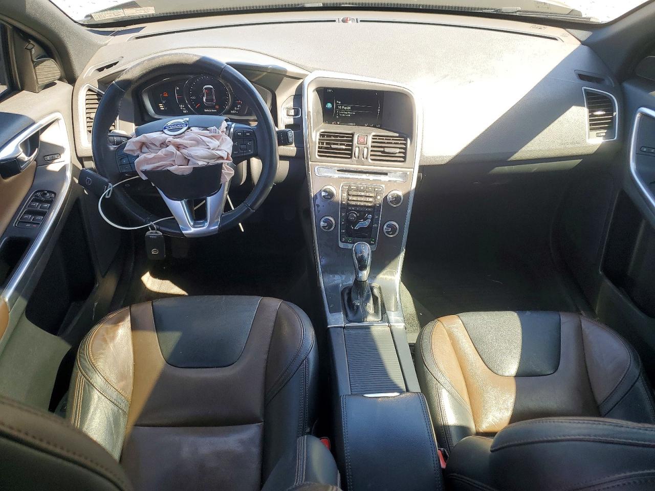 2016 VOLVO XC60