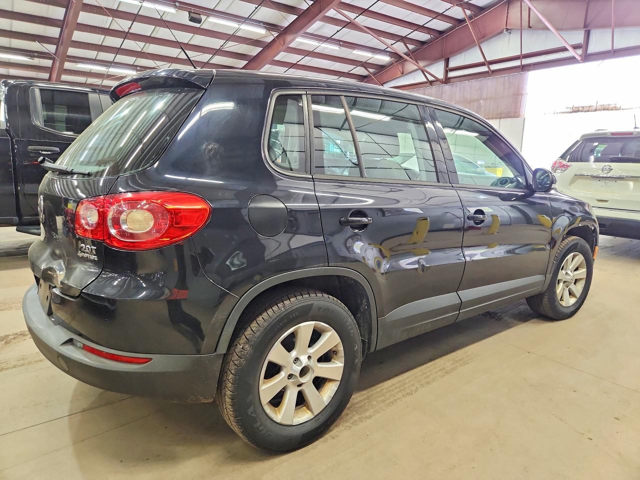 2010 VOLKSWAGEN TIGUAN