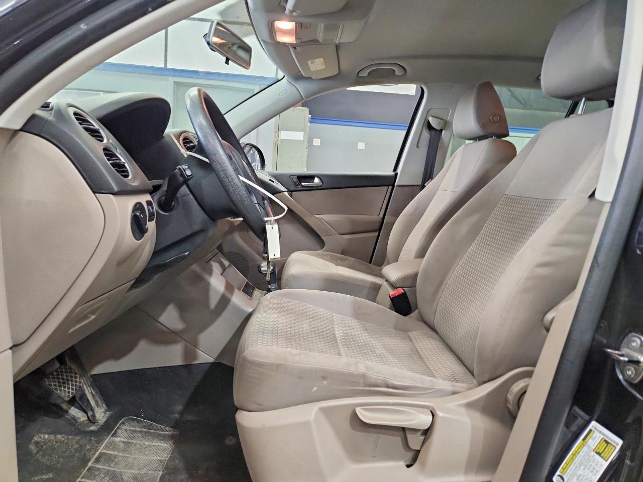 2010 VOLKSWAGEN TIGUAN