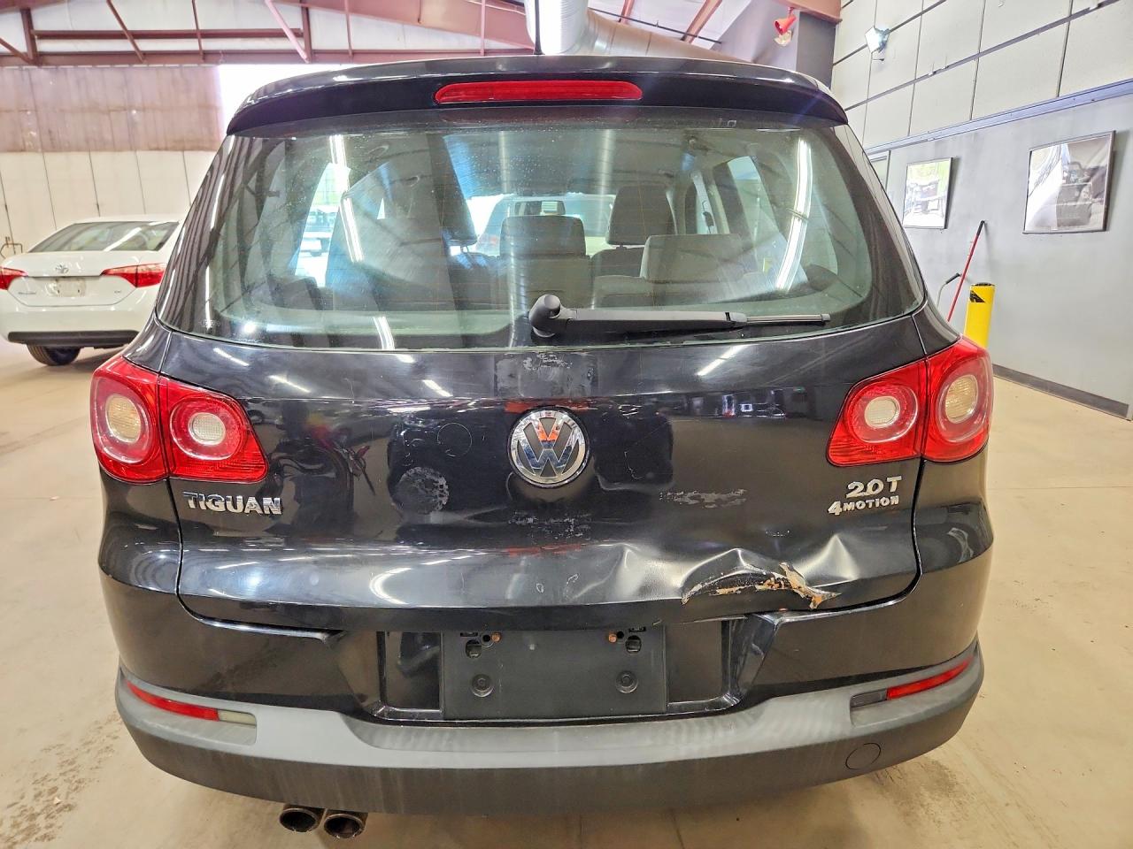 2010 VOLKSWAGEN TIGUAN