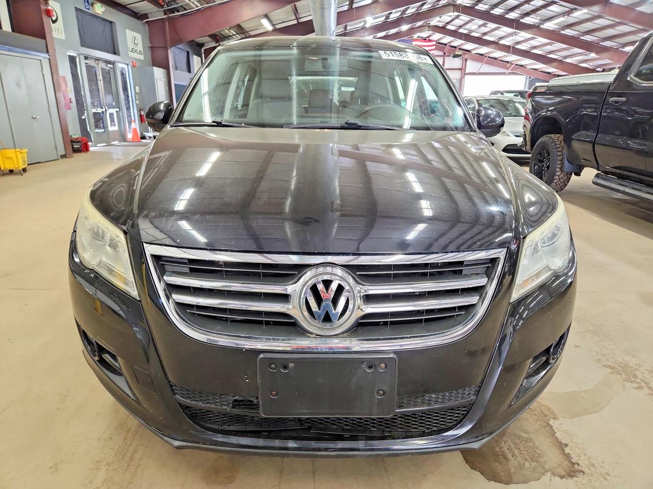 2010 VOLKSWAGEN TIGUAN