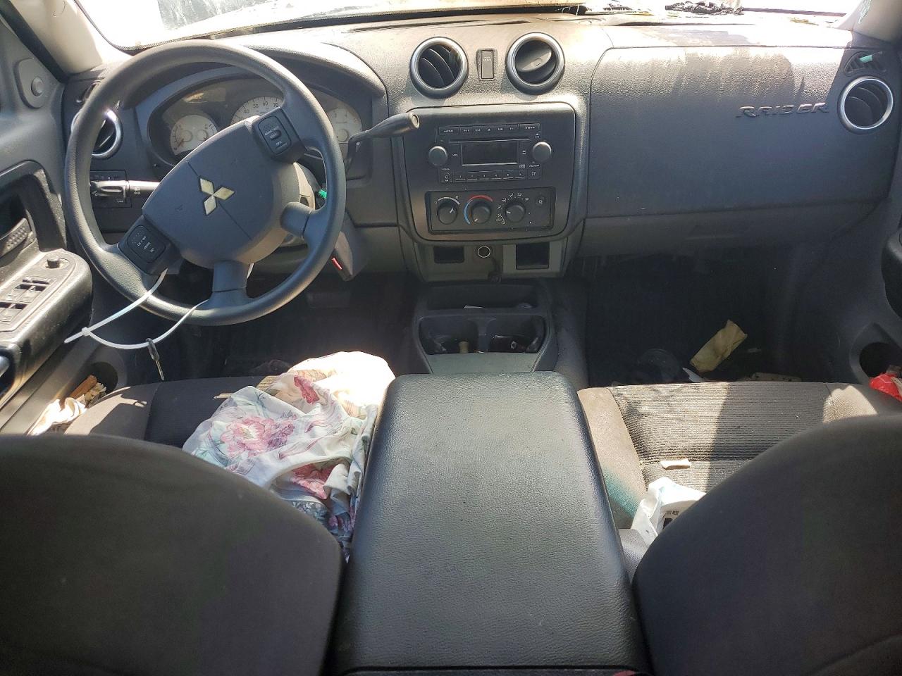 2006 MITSUBISHI RAIDER