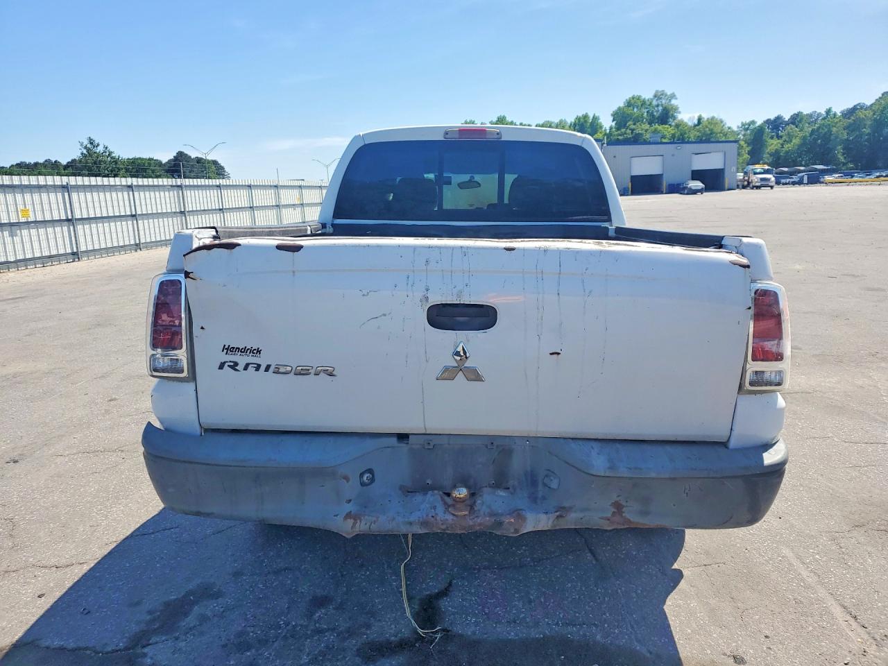 2006 MITSUBISHI RAIDER