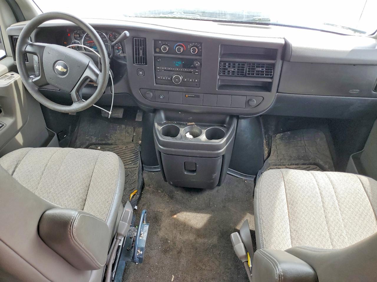 2010 CHEVROLET EXPRESS