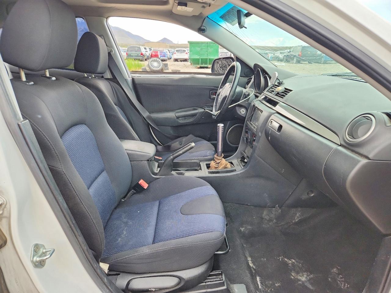 2005 MAZDA MAZDA3