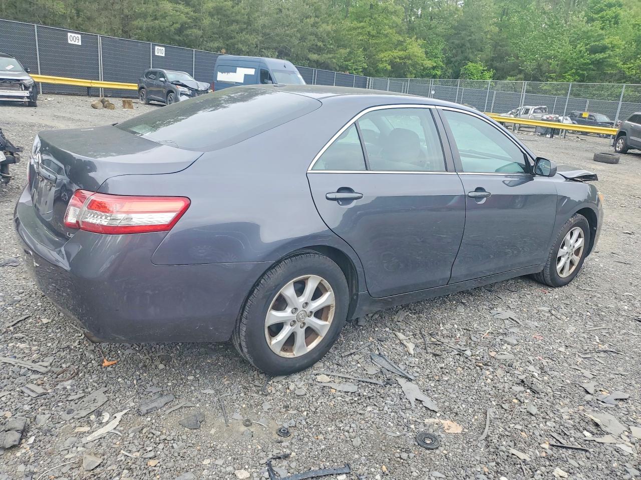 2011 TOYOTA CAMRY