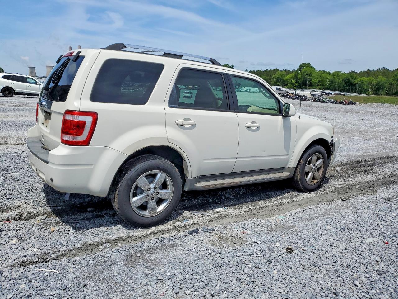 2011 FORD ESCAPE
