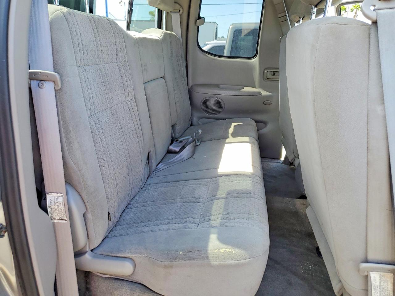 2004 TOYOTA TUNDRA