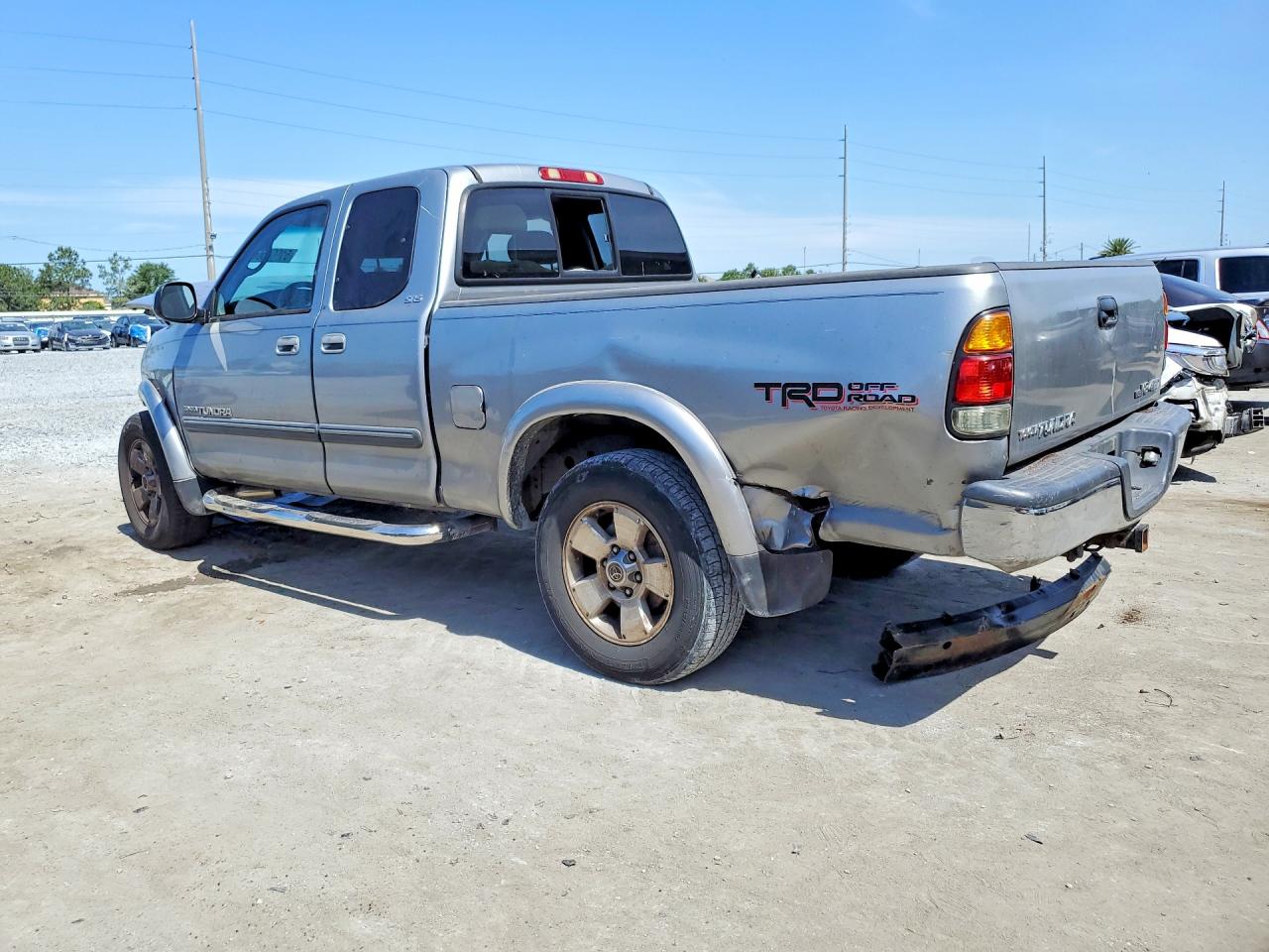 2004 TOYOTA TUNDRA