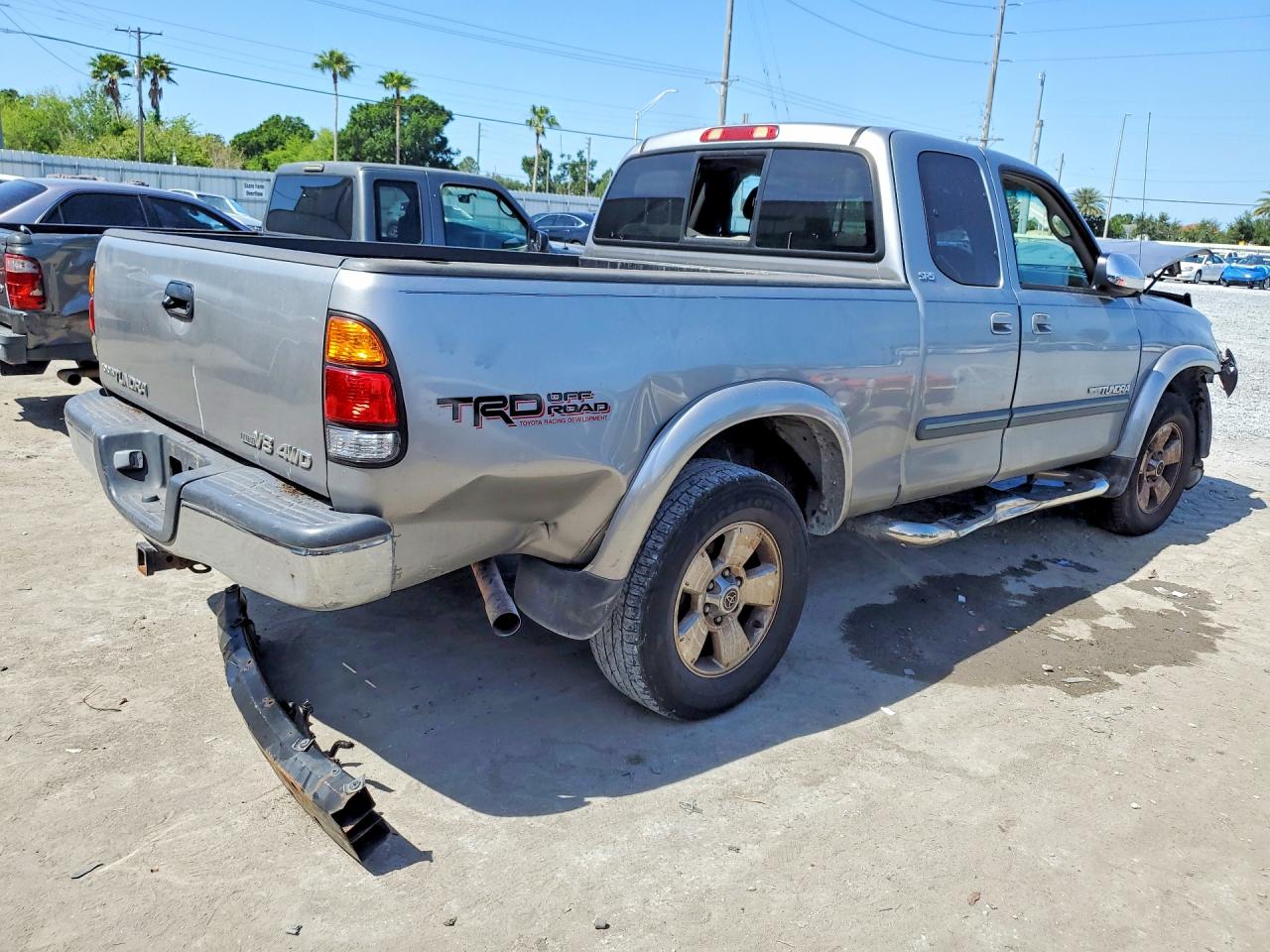 2004 TOYOTA TUNDRA