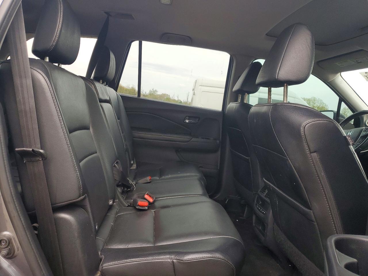 2016 HONDA PILOT