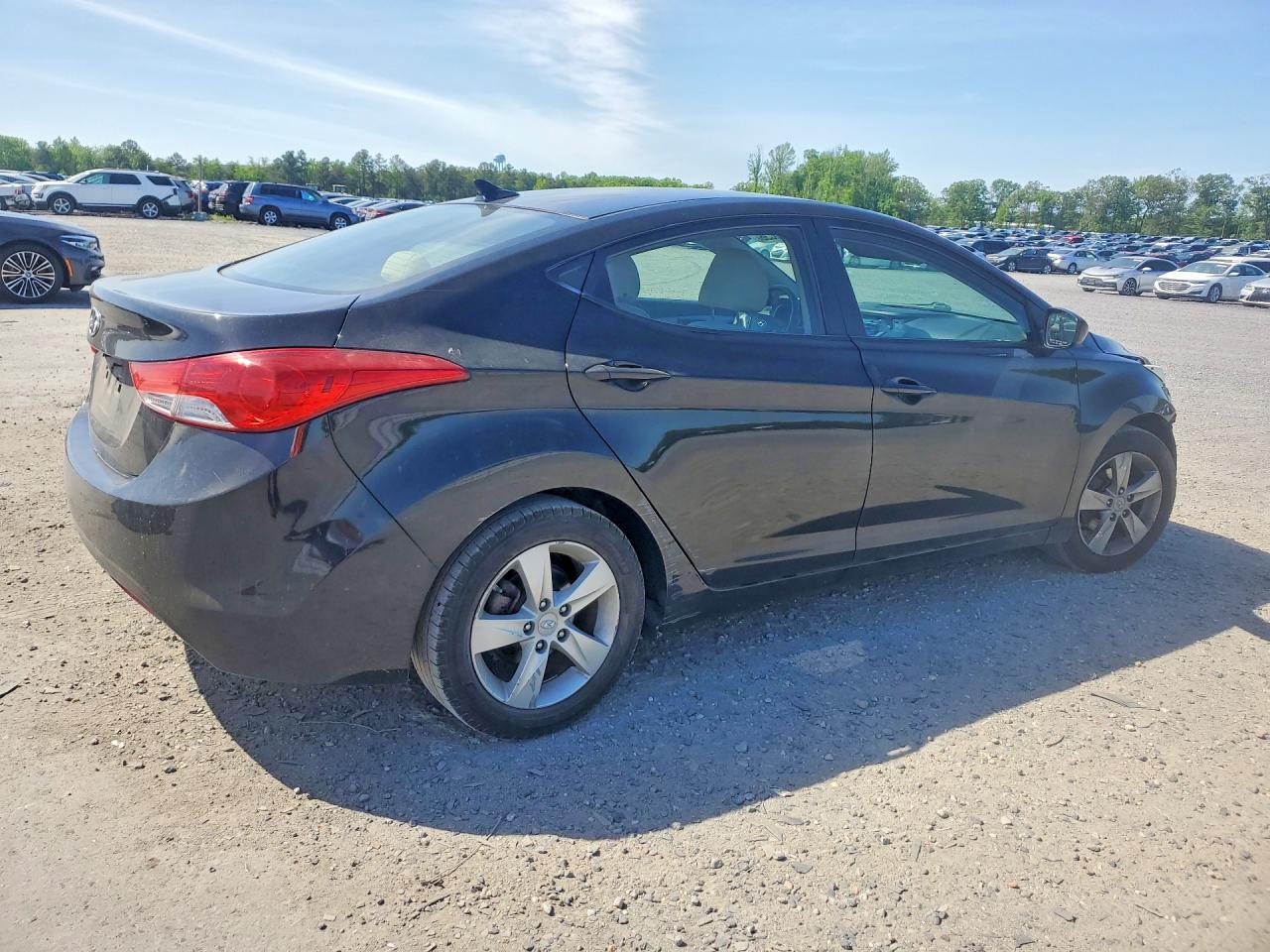 2011 HYUNDAI ELANTRA